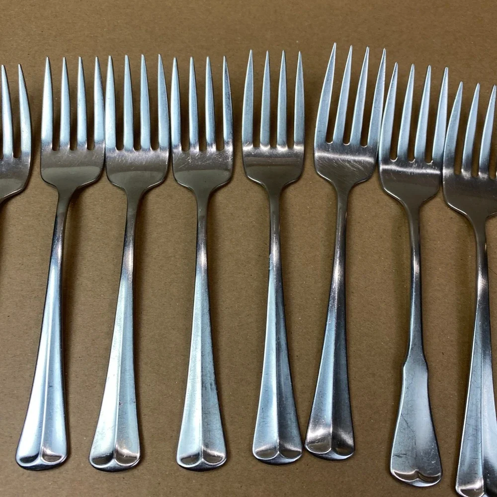 Oneida Oneidaware Stainless Steel Salad Forks Set of 10 Silver Heart Base 6